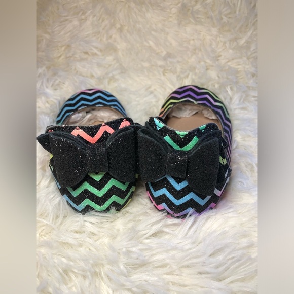 Monkey Feet Multicolor Chevron Kids Slippers with Bow NWOT 18-24M - Picture 8 of 16